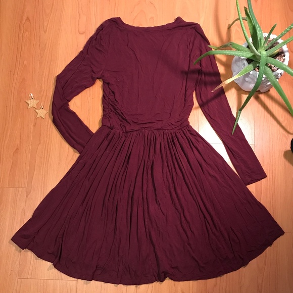 Wine Red Long Sleeved Dress - Picture 2 of 3
